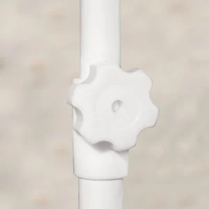 Detalhe do sistema de regulagem de altura do Guarda Sol Caribe Tobee com trava reforçada e estrutura resistente para uso na praia.