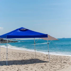 Guardando a armação de metal da tenda piramidal de praia e tenda gazebo articulado Tobee na sacola